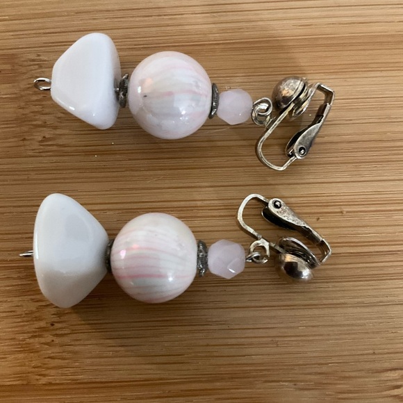 Hand Crafted Clip on Earrings Pink White Beads Dangle Gemstone - Picture 3 of 6